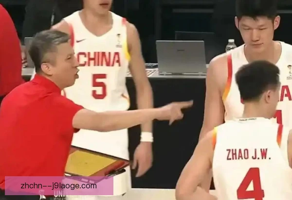 高振宁反手扣篮命中，点燃全场还是锁定胜局
